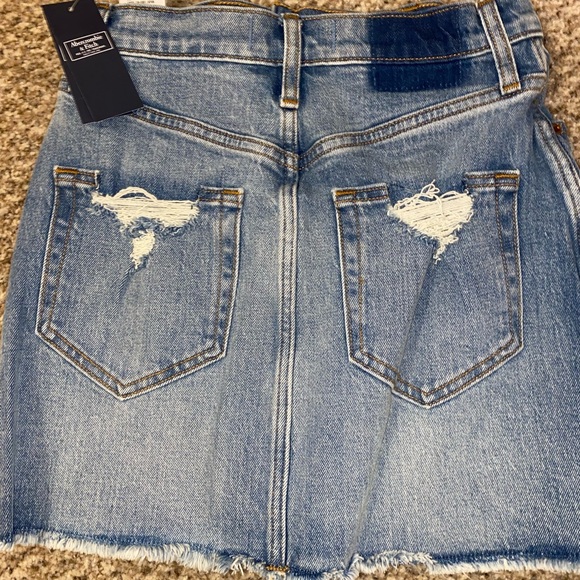 Abercrombie & Fitch Skirt (New with Tags!) - Picture 2 of 5